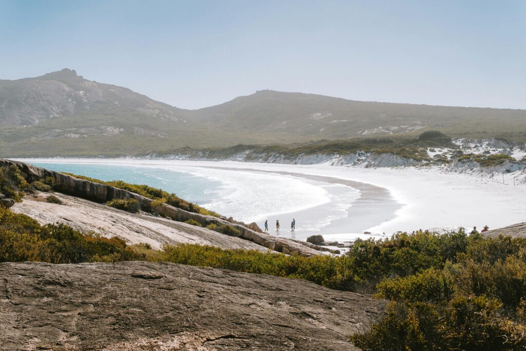 pexels-photo-29344264-29344264 Beautiful coastal landscape of Esperance with rolling waves and lush vegetation.